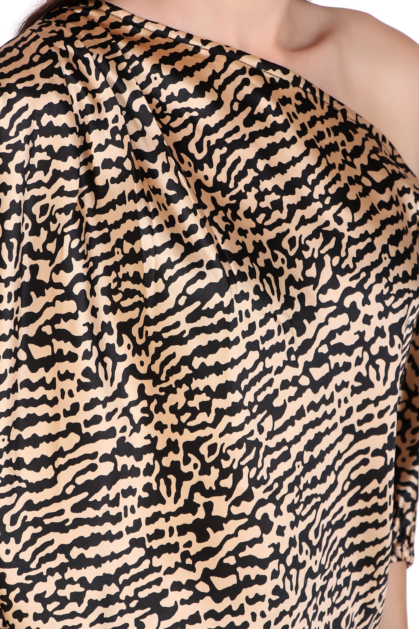 one shoulder leopard print top
