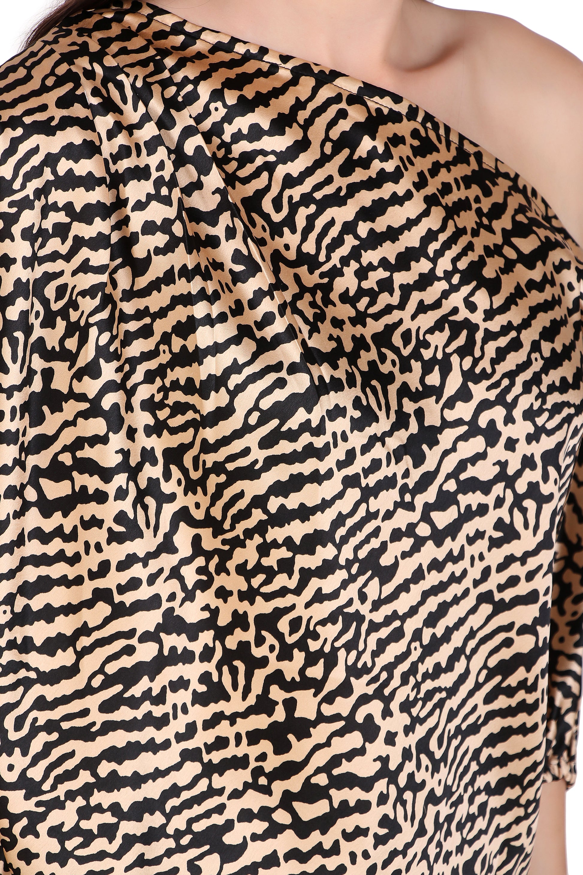 one shoulder leopard print top
